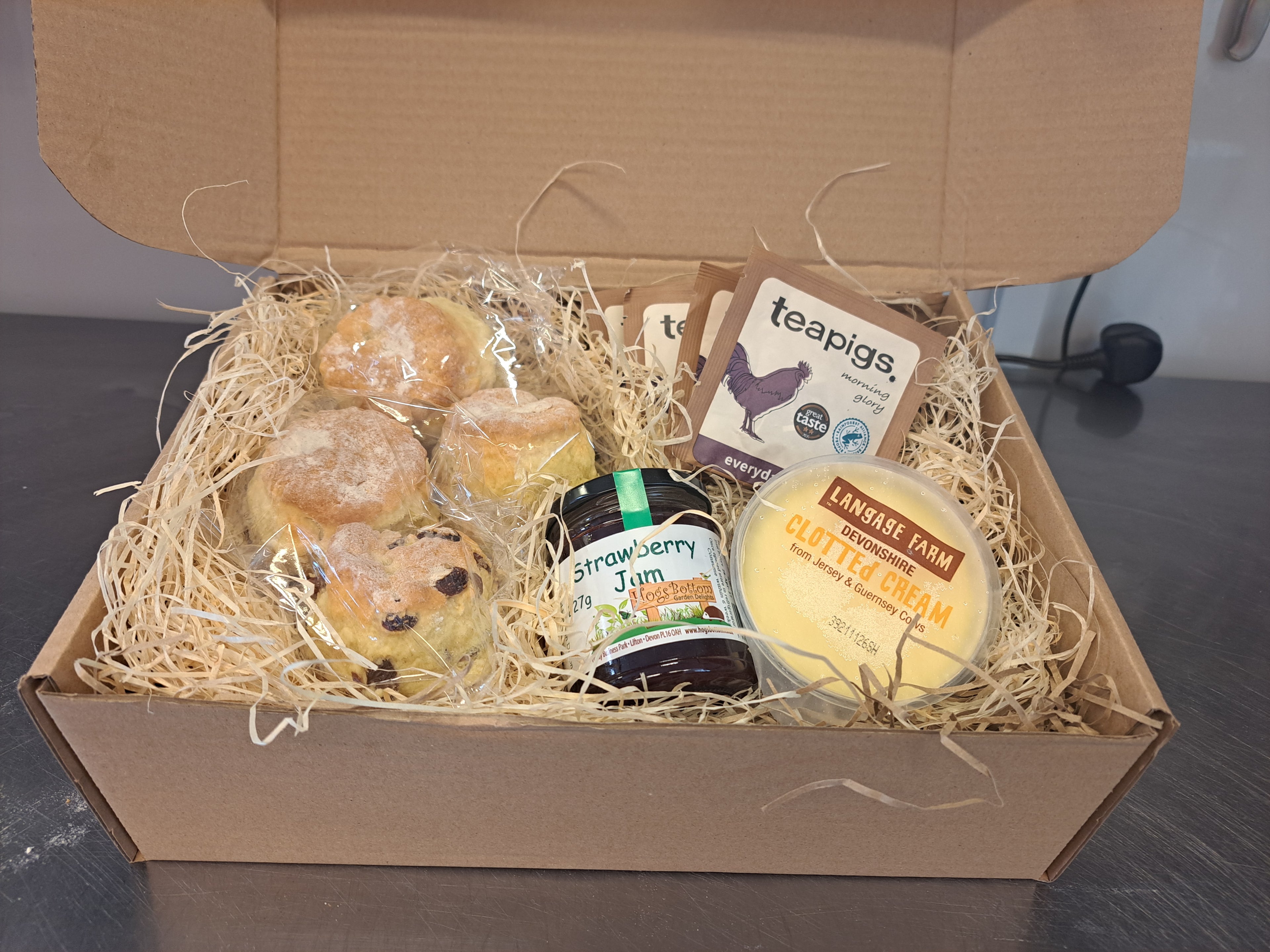 Devon Cream Tea for 2 - 2 Plain and 2 Fruit Scones