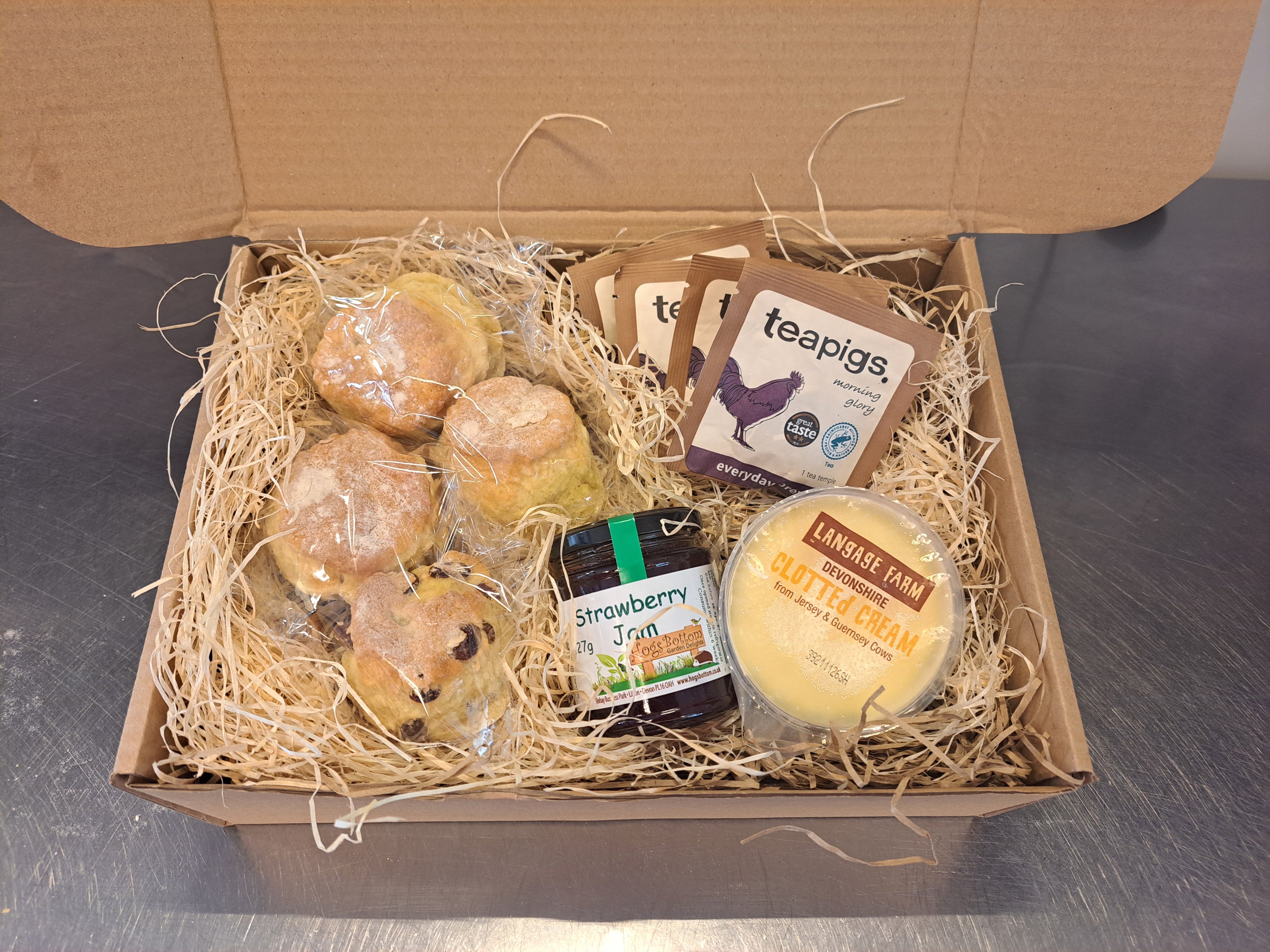 Devon Cream Tea for 2 - 2 Plain and 2 Fruit Scones